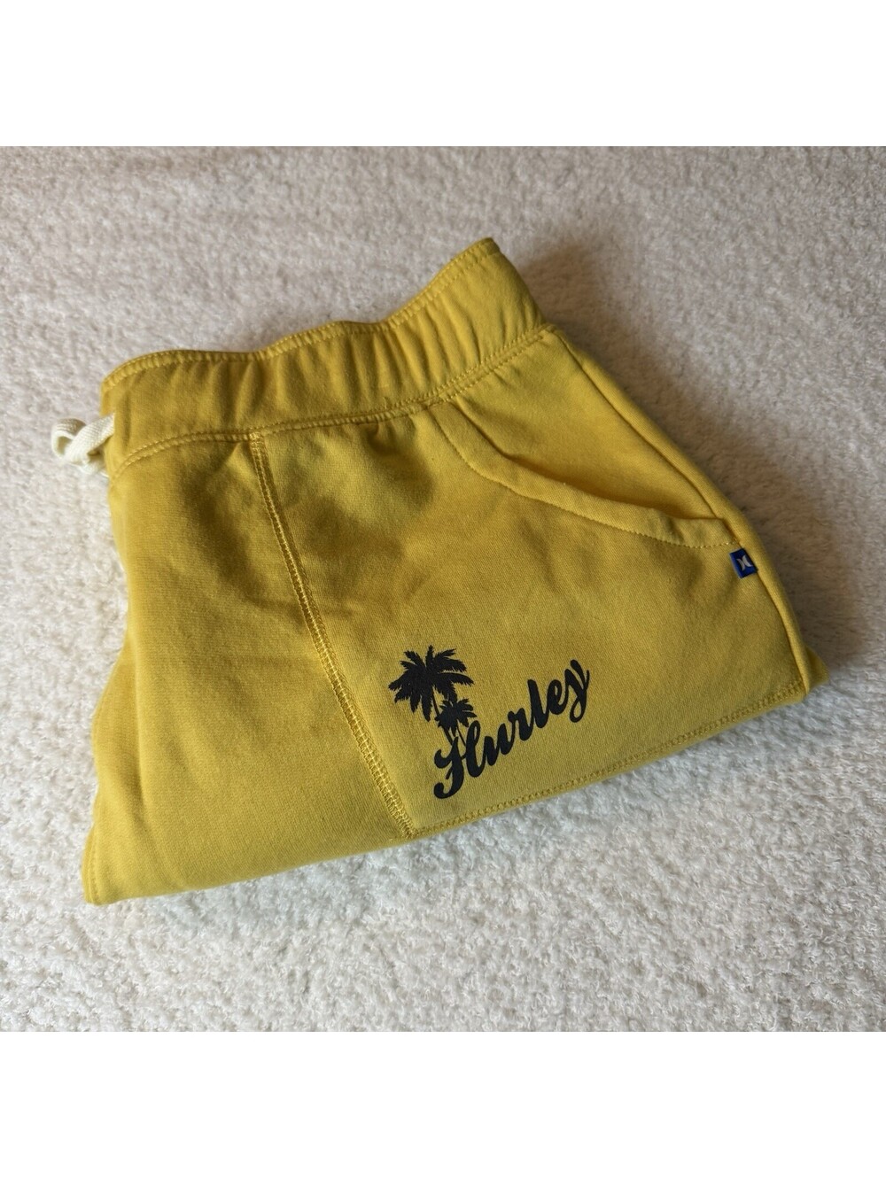 Hurley Women’s Yellow Pull On Terry Cloth Shorts Size L Palm Tree Logo Pockets
